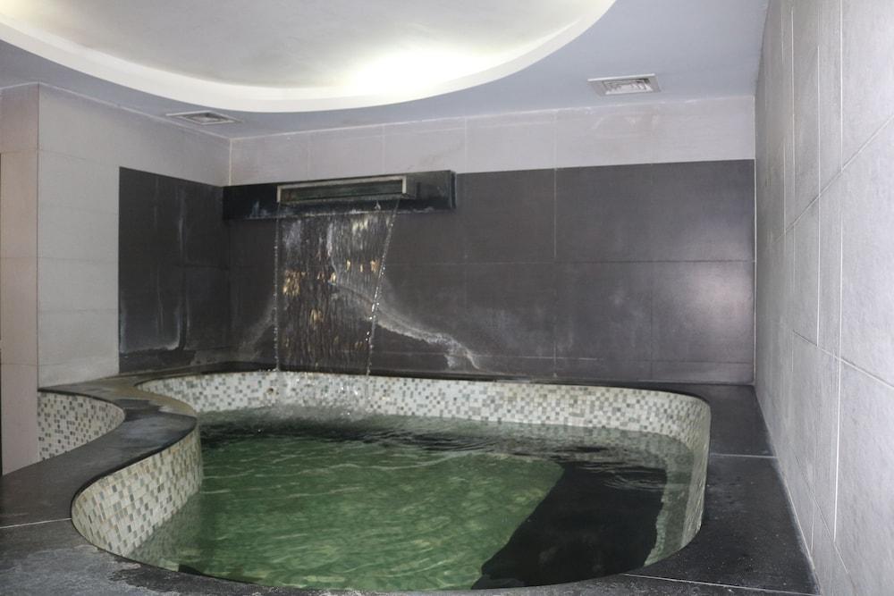 Avenue 64 Hotel Rangoon Eksteriør billede