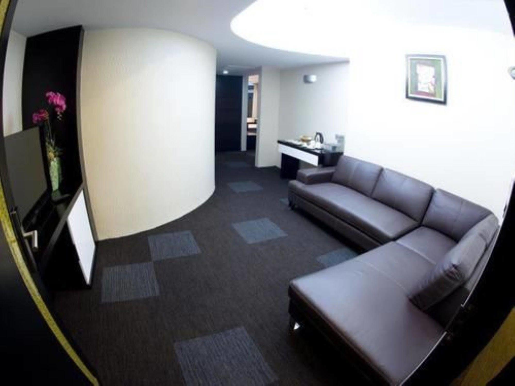 Avenue 64 Hotel Rangoon Eksteriør billede